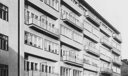 C150 Apartment buildings